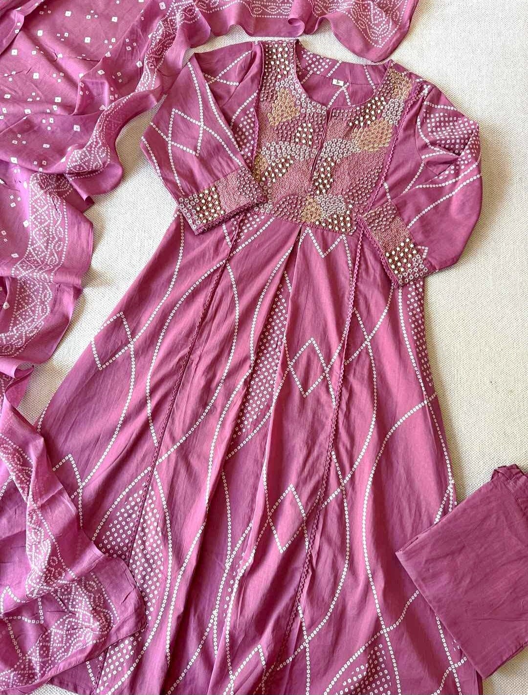 fancy dress - Image 1